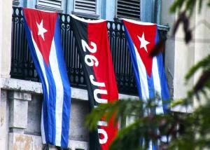 襲撃した7月26日はキューバでは革命記念日として前後数日間合わせて祝日になります（実際にはこの時の襲撃は失敗で、本当に革命を達成した日は1月1日です）。