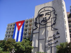キューバを離れる際にゲバラがフィデルに送った手紙の結びの言葉「勝利の日まで、永遠に」